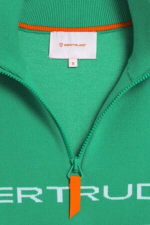 Détail intérieur du col zippé du Pull Lewis Gertrude Light Mint